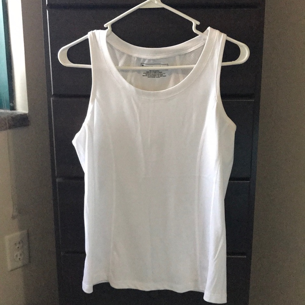 White work out tank top